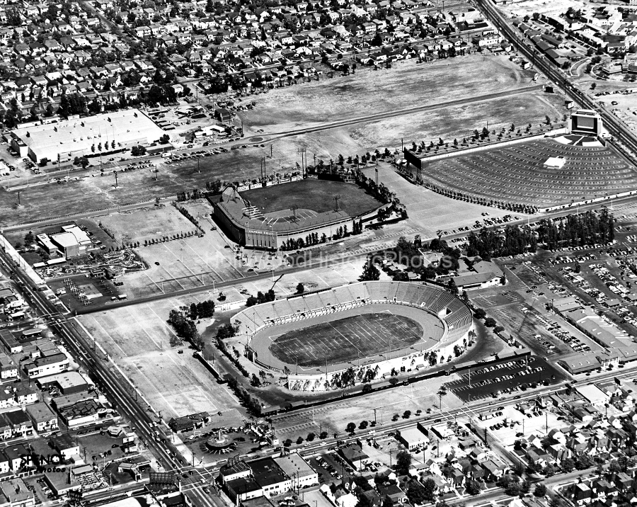 Gilmore Field 1950 wm.jpg